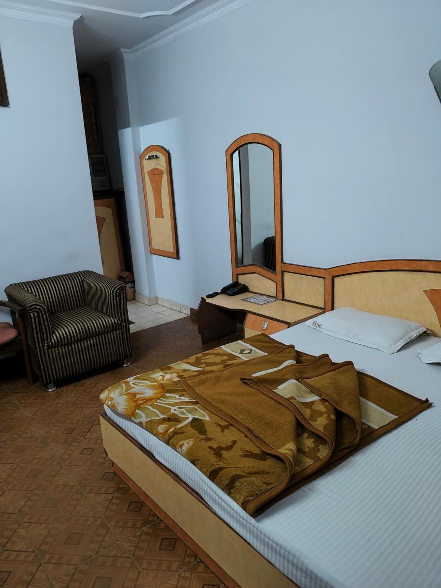 Hotel Yatri International New Delhi Kamer foto
