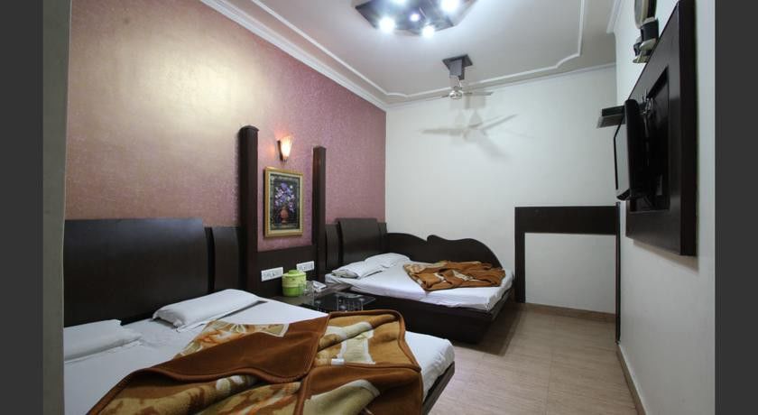 Hotel Yatri International New Delhi Buitenkant foto